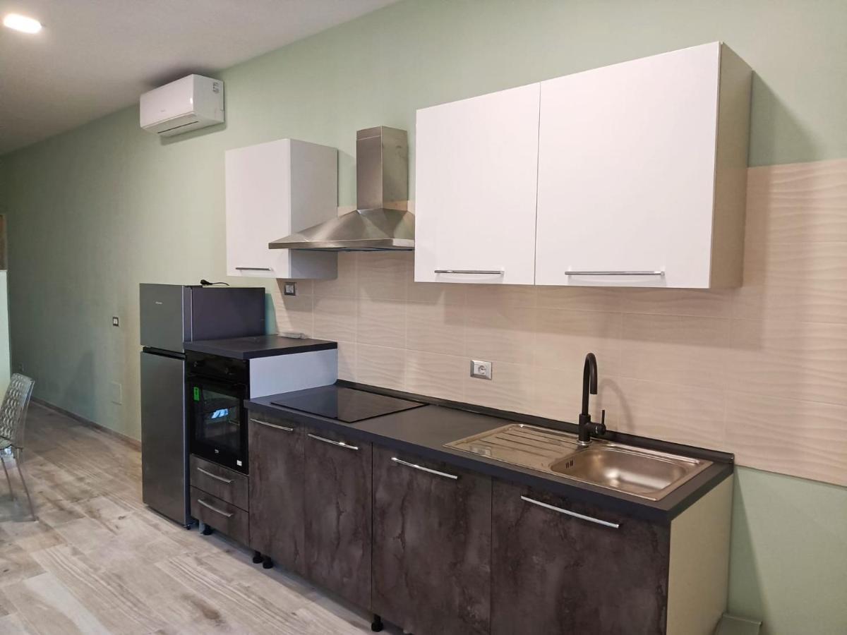 Bilocale Fronte Mare Apartment จีอาร์ดีนี นักซอส ภายนอก รูปภาพ
