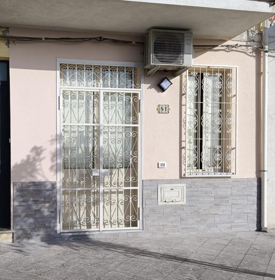 Bilocale Fronte Mare Apartment จีอาร์ดีนี นักซอส ภายนอก รูปภาพ