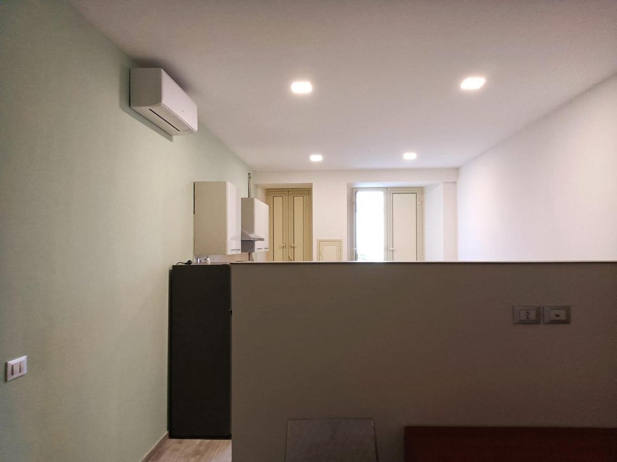 Bilocale Fronte Mare Apartment จีอาร์ดีนี นักซอส ภายนอก รูปภาพ